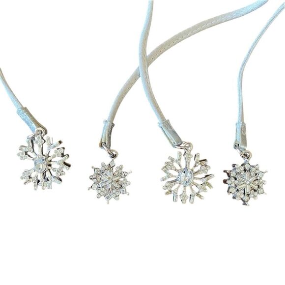 St. John ivory/pale gray/silver strappy sandal w/rhinestones. Made in Italy. Siz - Picture 10 of 13